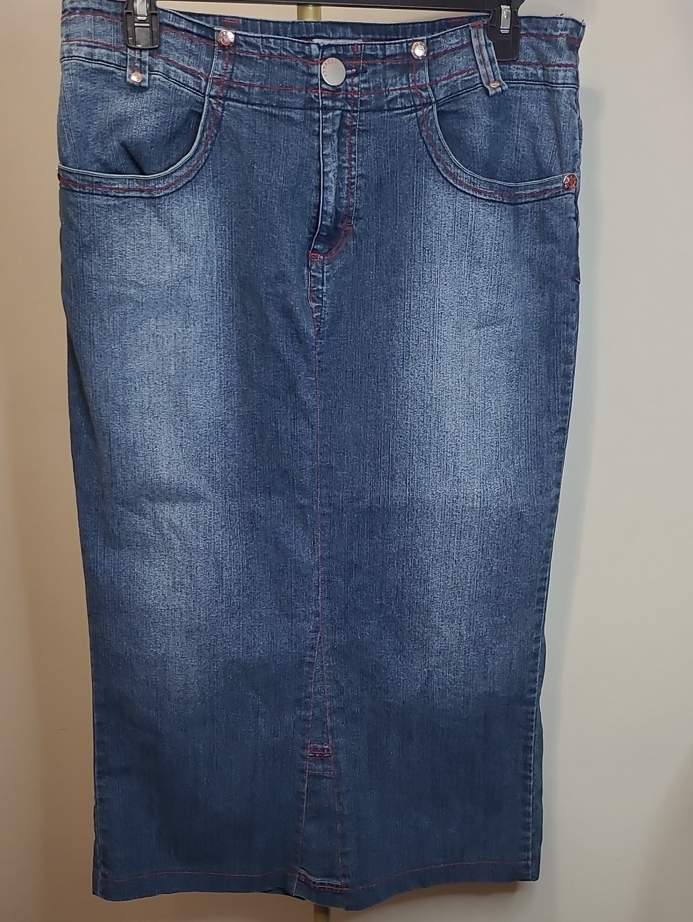 Vezucci Denim Maxi Skirt with Red Contrast Stitching size 16